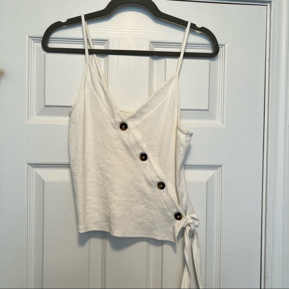 American Eagle tank size medium